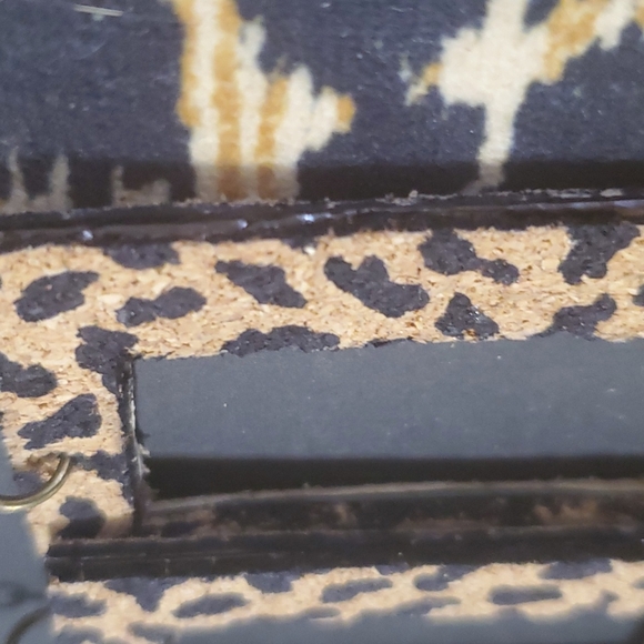 THANDMADE EARRINGS HANDCRAFTED LEATHER RECTANGLE WINDOWS IN LEOPARD - Picture 2 of 3